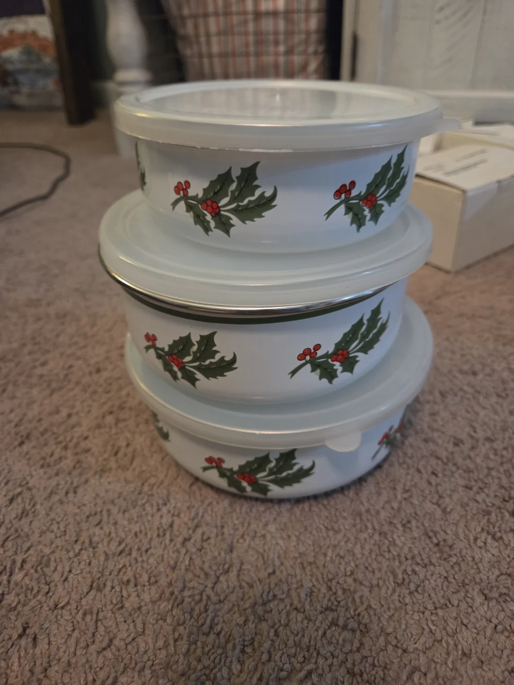 Vintage Enamel Stackable Holiday Holly Mixing Bowls with Lids - White and Green
